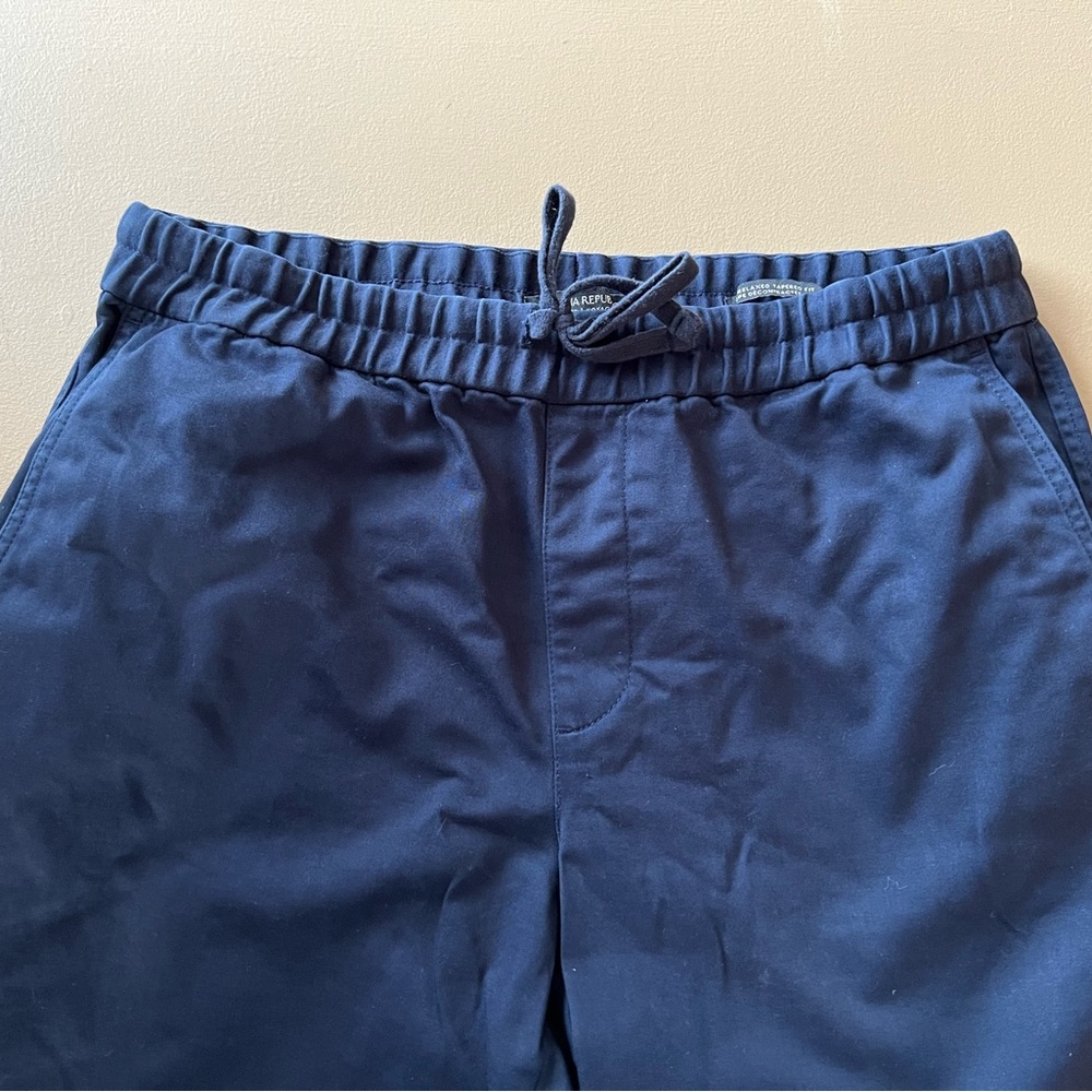 Banana Republic | “Traveler Jogger” with Relaxed Tapered Fit in Navy Blue - M - Picture 2 of 5